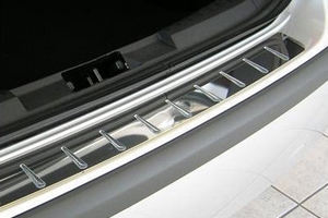 Накладка на задний бампер зеркальная Alu-Frost Dodge Caliber 2007-2012 ― Auto-Clover