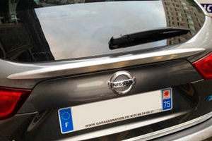 Хромированная накладка на крышку багажника над номером OEM-Tuning Nissan Qashqai 2014-2019 ― Auto-Clover