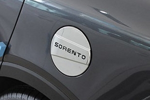 Хромированная накладка на лючок бензобака OEM-Tuning KIA Sorento Prime 2015-2019 ― Auto-Clover
