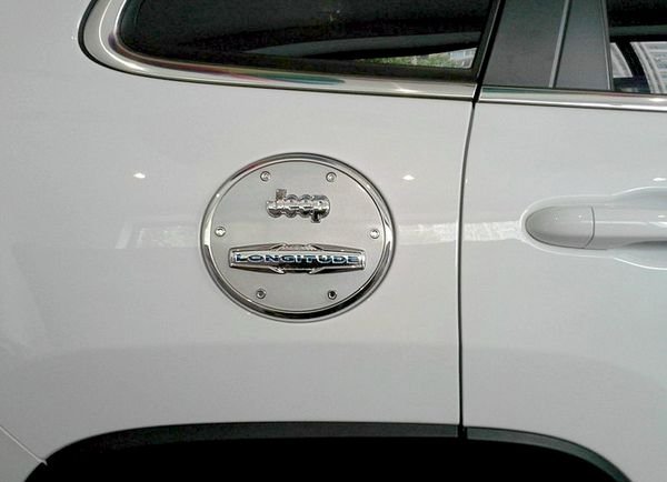 Хромированная накладка на лючок бензобака OEM-Tuning Jeep Cherokee 2014-2019 no.13363