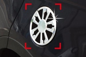 Хромированная накладка на лючок бензобака (вер. 2)  Autoclover Hyundai Grand Santa Fe 2013-2019 ― Auto-Clover