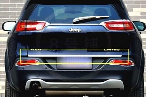 Хромированная накладка на нижнюю кромку двери багажника OEM-Tuning Jeep Cherokee 2014-2019 ― Auto-Clover