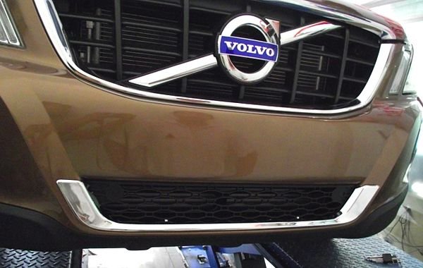 Хромированная накладка на решетку воздухозаборника OEM-Tuning Volvo XC60 2008-2017 no.13400