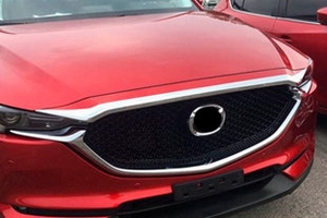 Хромированная накладка на верхнюю часть решетки радиатора OEM-Tuning Mazda CX-5 2017-2019 ― Auto-Clover