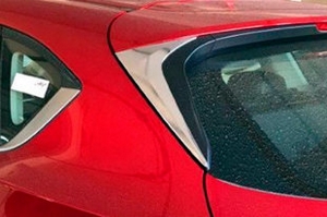 Хромированные накладки на дверь багажника под спойлером OEM-Tuning Mazda CX-5 2017-2019 ― Auto-Clover