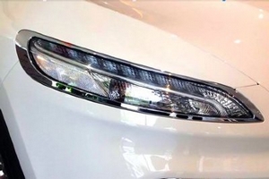 Хромированные накладки на передние фары OEM-Tuning Jeep Cherokee 2014-2019 ― Auto-Clover