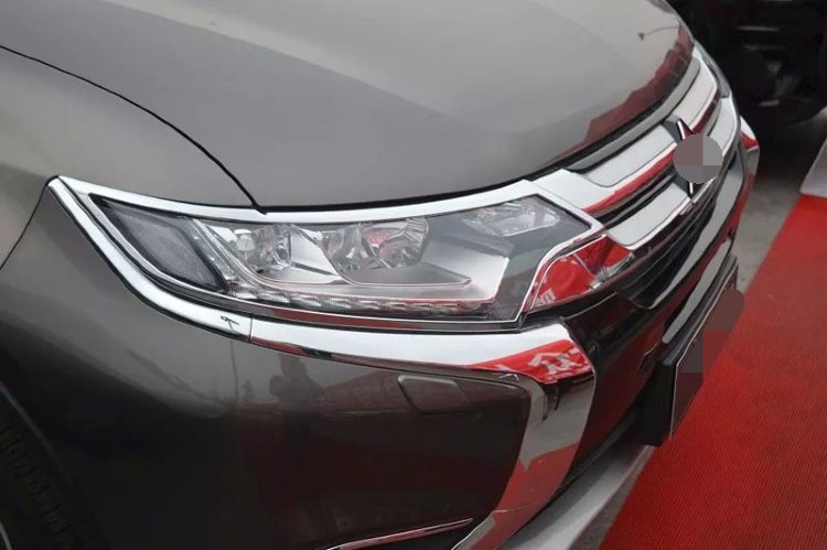 Хромированные накладки на передние фары OEM-Tuning Mitsubishi Outlander III 2013-2019 no.8211