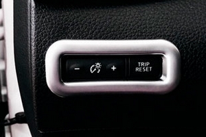 Накладка на блок кнопок на передней панели пластиковая OEM-Tuning Nissan Qashqai 2014-2019 ― Auto-Clover