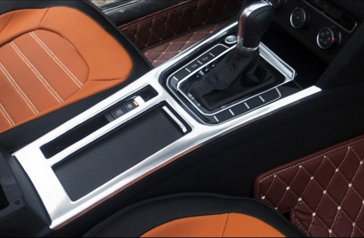 Накладка на центральную консоль пластиковая OEM-Tuning Volkswagen Passat B8​ 2015-2019 no.5539