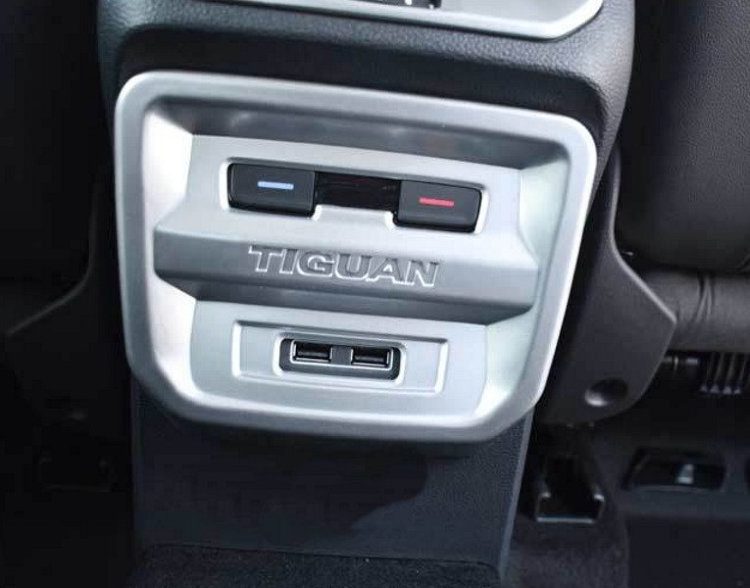 Накладка на центральную консоль заднего ряда пластиковая OEM-Tuning Volkswagen Tiguan II 2016-2019 no.506