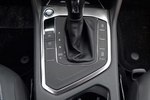Накладка на панель коробки переключения передач стальная OEM-Tuning Volkswagen Tiguan II 2016-2019