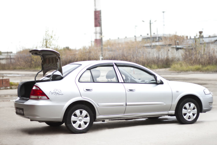 Накладка на площадку заднего бампера пластиковая Русская Артель Nissan Almera 2002-2009 no.18563