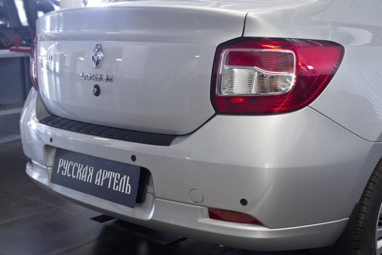 Накладка на площадку заднего бампера пластиковая Русская Артель Renault Logan 2013-2019 no.180