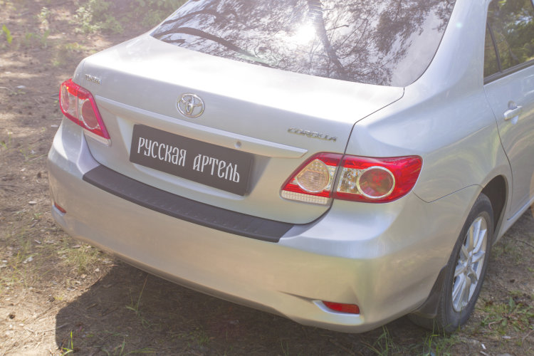 Накладка на площадку заднего бампера пластиковая Русская Артель Toyota Corolla 2007-2013 no.18335