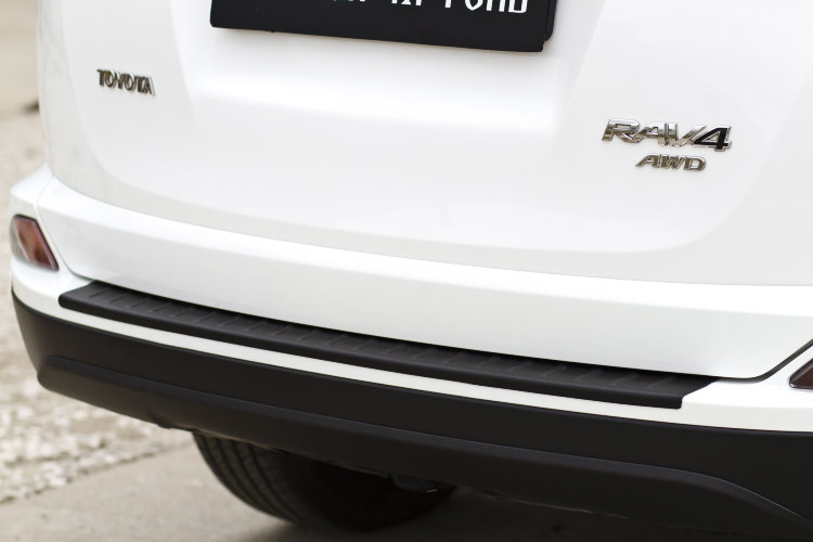 Накладка на площадку заднего бампера пластиковая Русская Артель Toyota RAV4 2013-2019 no.18314