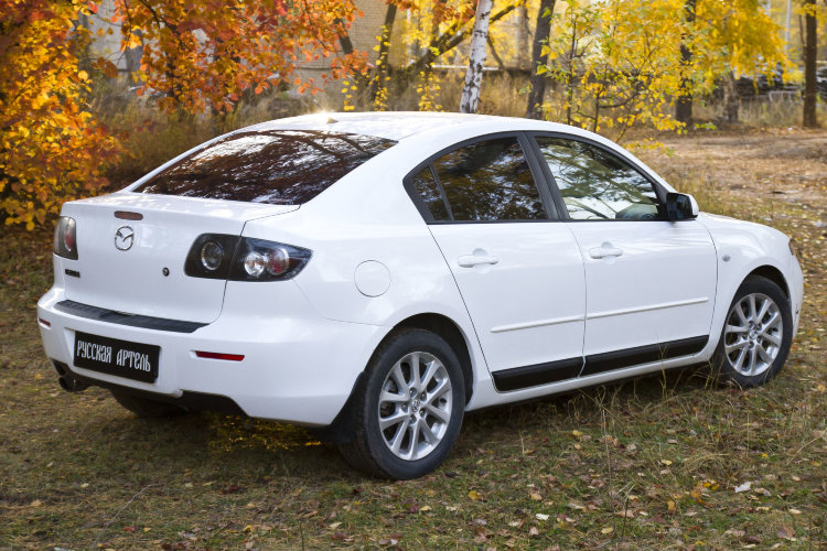 Накладка на площадку заднего бампера пластиковая Русская Артель Mazda 3 I 2003-2008 no.561