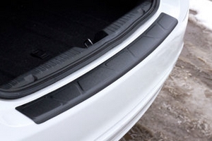 Накладка на площадку заднего бампера пластиковая Русская Артель Chevrolet Cruze 2008-2016 ― Auto-Clover