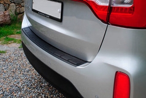 Накладка на площадку заднего бампера пластиковая с загибом Morrisclub KIA Sorento 2013-2017 ― Auto-Clover