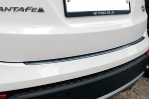 Накладка на площадку заднего бампера с загибом пластиковая Morrisclub Hyundai Santa Fe 2012-2018 ― Auto-Clover