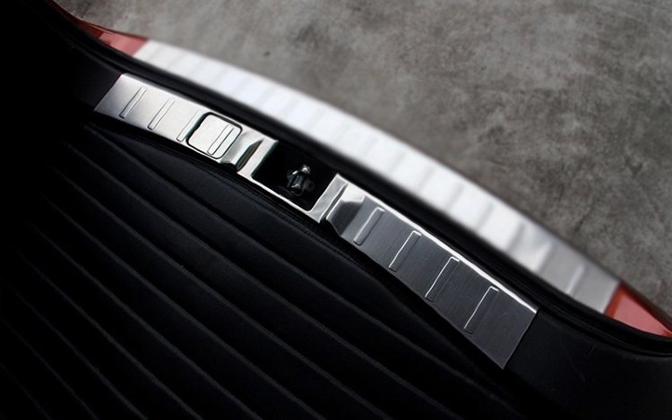 Накладка на порог багажника стальная OEM-Tuning Mitsubishi Outlander III 2013-2019 no.8207