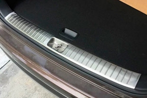 Накладка на порог багажника стальная OEM-Tuning KIA Sportage 2016-2019 ― Auto-Clover