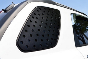 Накладка на заднее стекло бокового окна Dxsoauto KIA Sportage 2004-2009 ― Auto-Clover