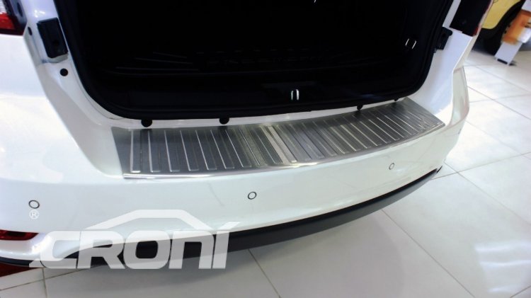 Накладка на задний бампер "пианино" матовая стальная Croni Skoda Octavia III 2013-2019 no.3694