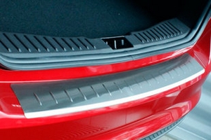 Накладка на задний бампер &quot;стандарт&quot; матовая стальная Croni Porsche Macan 2014-2019 ― Auto-Clover