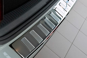 Накладка на задний бампер &quot;трапеция&quot; зеркальная-полированная стальная Croni BMW X6 (E71) 2008-2014 ― Auto-Clover