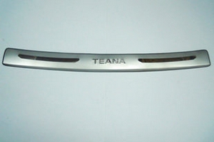 Накладка на задний бампер с логотипом JMT Nissan Teana 2013-2019 ― Auto-Clover