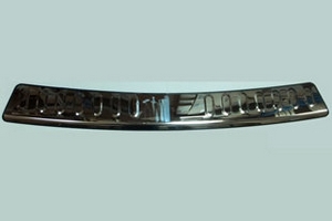 Накладка на задний бампер стальная с загибом OEM-Tuning Nissan Terrano 2014-2019 ― Auto-Clover