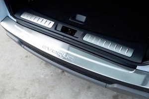 Накладка на задний бампер стальная с загибом OEM-Tuning Land Rover Range Rover Evoque 2011-2019 ― Auto-Clover