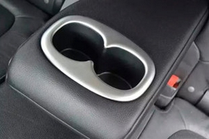 Накладка подстаканник заднего подлокотника пластиковая OEM-Tuning Mitsubishi Outlander III 2013-2019 ― Auto-Clover