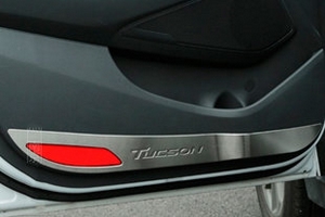 Накладки на карманы дверей стальные OEM-Tuning Hyundai Tucson 2015-2019 ― Auto-Clover