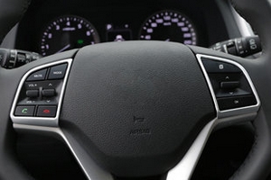 Накладки на кнопки на руле и воздуховоды пластиковые OEM-Tuning Hyundai Tucson 2015-2019 ― Auto-Clover