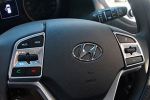 Накладки на кнопки руля OEM-Tuning Hyundai Tucson 2015-2019 ― Auto-Clover