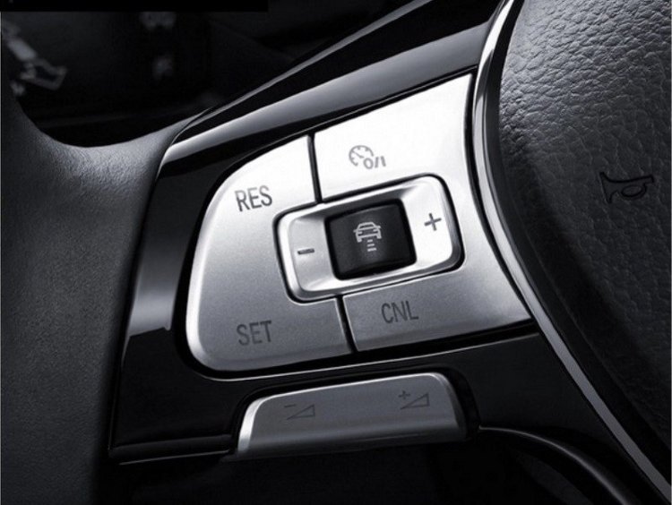 Накладки на кнопки управления на руле пластиковые OEM-Tuning Volkswagen Passat B8​ 2015-2019 no.5542