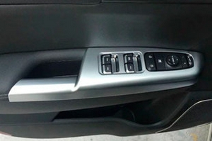 Накладки на панель управления на дверях пластиковые OEM-Tuning KIA Sportage 2016-2019 ― Auto-Clover