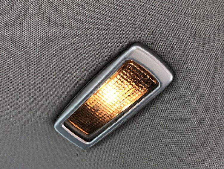 Накладки на плафоны подсветки верхние боковые пластиковые OEM-Tuning Skoda Kodiaq 2016-2019 no.5634
