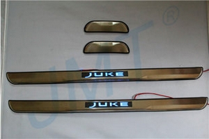 Накладки на пороги с Led подсветкой JMT Nissan Juke 2011-2019 ― Auto-Clover