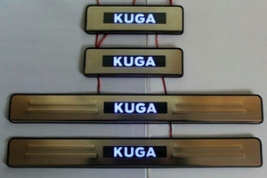 Накладки на пороги с Led подсветкой JMT Ford Kuga II 2013-2019 ― Auto-Clover