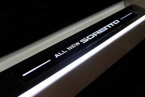 Накладки на пороги с подсветкой SuLed KIA Sorento Prime 2015-2019 ― Auto-Clover