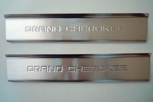 Накладки на пороги стальные (2 элемента) Omsa Line Jeep Grand Cherokee 2010-2019 ― Auto-Clover