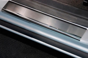 Накладки на пороги стальные Alu-Frost LADA Largus 2012-2019 ― Auto-Clover