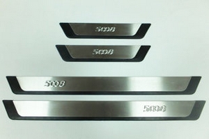 Накладки на пороги стальные Flexill Omsa Line Peugeot 5008 2009-2019 ― Auto-Clover