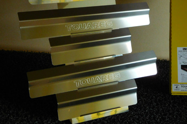 Накладки на пороги стальные INOX Alu-Frost Volkswagen Touareg I 2002-2009 no.5142