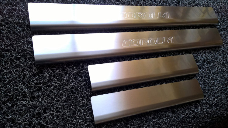 Накладки на пороги стальные INOX Alu-Frost Toyota Corolla 2013-2019 no.5143