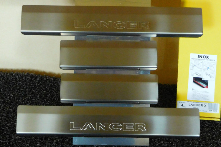 Накладки на пороги стальные INOX Alu-Frost Mitsubishi Lancer X 2007-2017 no.5176