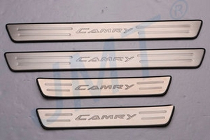 Накладки на пороги стальные JMT Toyota Camry 2011-2017 ― Auto-Clover
