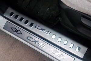 Накладки на пороги стальные OEM-Tuning Mazda CX-5 2012-2017 ― Auto-Clover